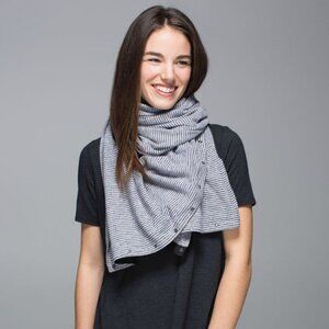 Lululemon Vinyasa Infinity Scarf Rulu Mini Check Pique White Heathered Black OS